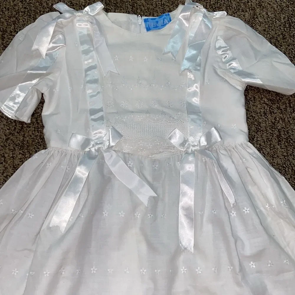 VINTAGE MADE WITH LOVE BY NANA WHITE GIRL DRESS SIZE 6/8 Approximate No Tag